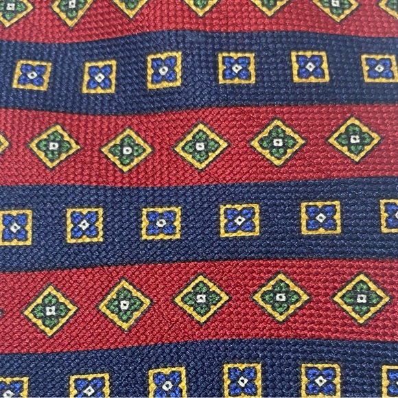 Tommy Hilfiger 100% Imported Italian Silk Neck Tie Navy Red Stripes Geometric - Picture 6 of 6